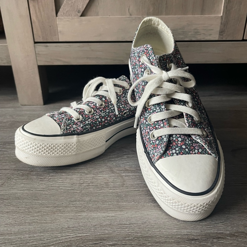 Size 7 - Converse Chuck Taylor All Star Platform Low Vintage Floral